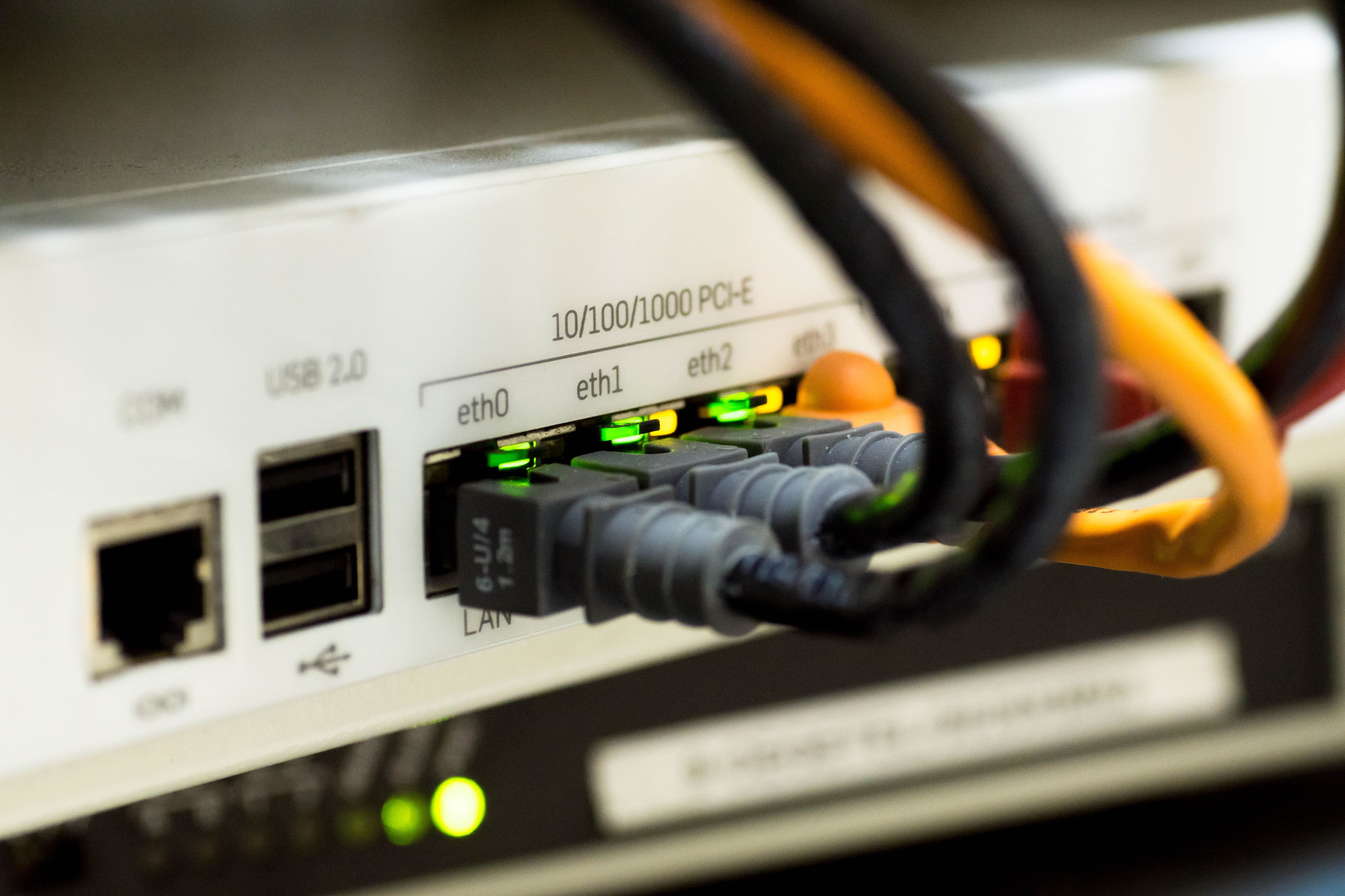 Photo d'un switch Ethernet pour illustrer la catégorie Réseau